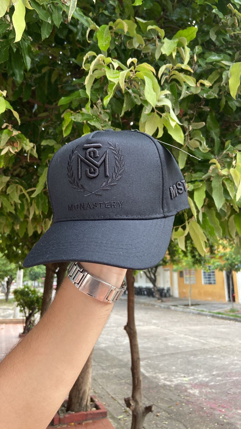 Gorra MONASTERY | Estilo que habla sin decir una palabra 🖤🧢